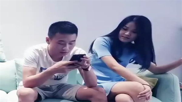 蓝衣长发清纯妹，调教爆操到失神