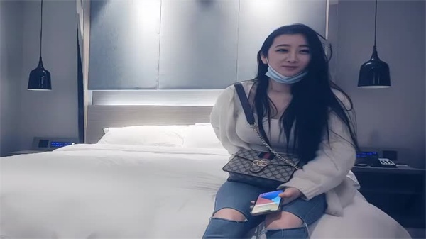 极品F罩杯苗条外围小姐姐 深夜上门疯狂内射