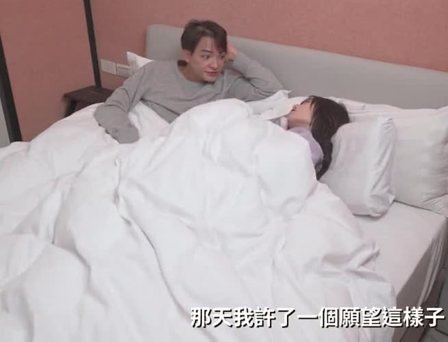 年节淫妻大解放，求老公巨根狂干骚穴内射迎新春